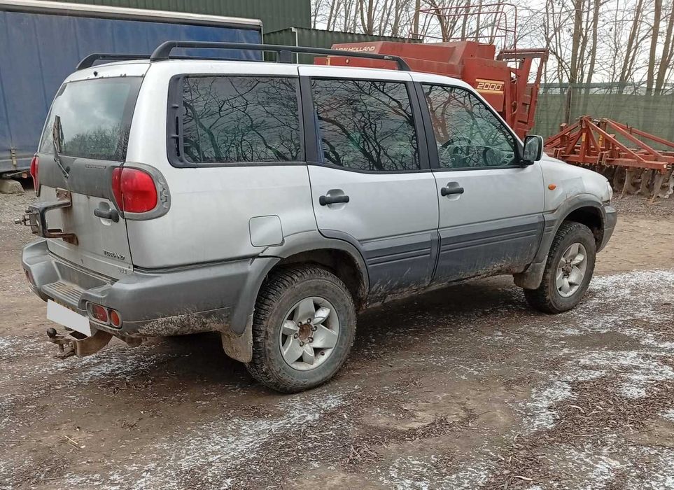 and Nissan Terrano II 3,0
