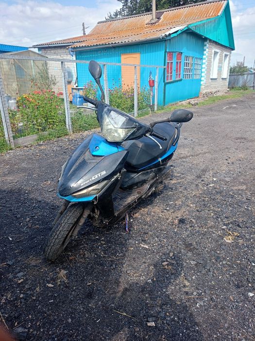 Продам скутер yaqi