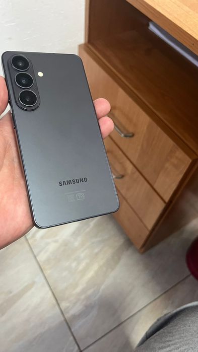 Samsung S 26, 12- 256 гб.