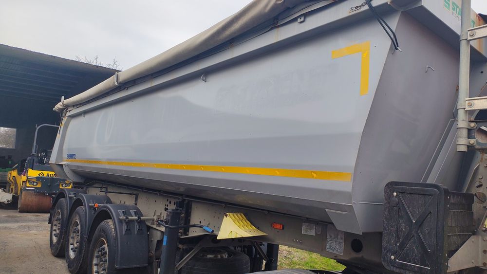 Semiremorca basculanta