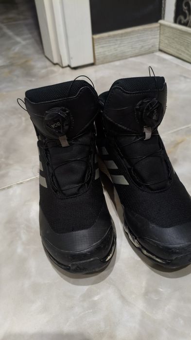 Обувки Terrex в идеално състояние договорна цена 34 номер