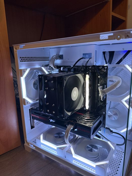 PC Gaming AM5 Ryzen 5 8400F / RTX 3070/4060/Rx6600/ 16GB DDR5 Fury RGB / SSD 512GB / Carcasa Panoramic 1stPlayer / Garantie 2029