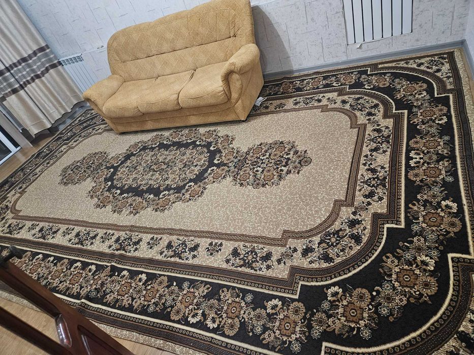 Диван раскладной ,паласы