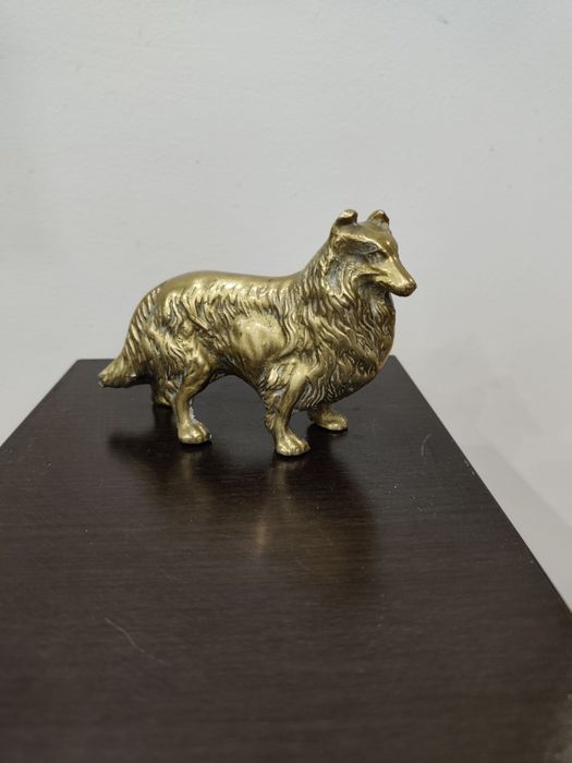 Декоративна месингова фигура – куче  Коли.