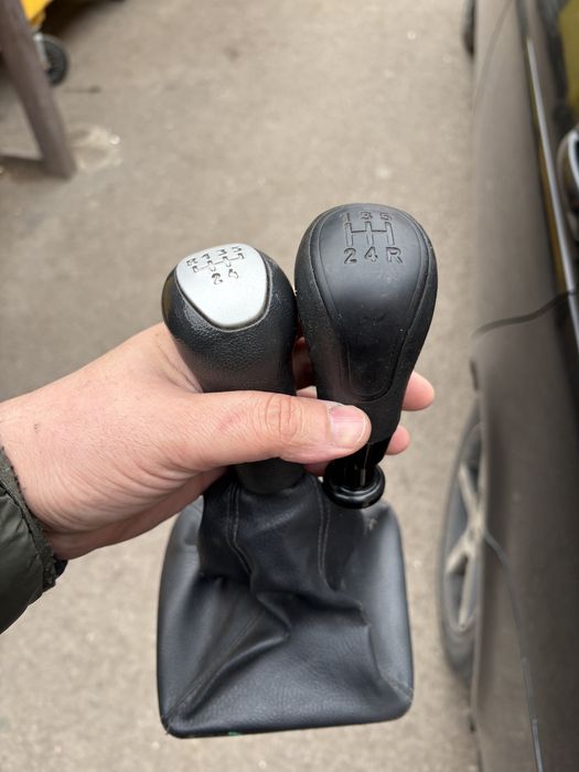 Продам рамку Лада Веста и ручка Кпп