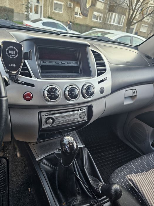 Mitsubishi L200 2014 – 4x4 cu reductor, stare excelentă, dotări comple
