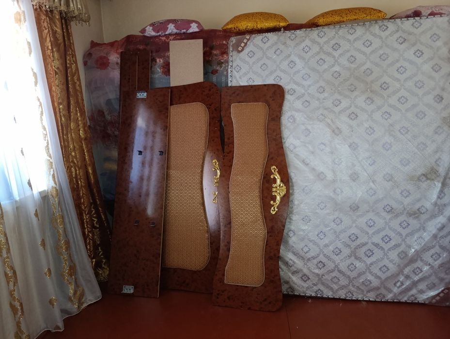 Spalniy mebel yaxshi holatda narxini kelishamiz