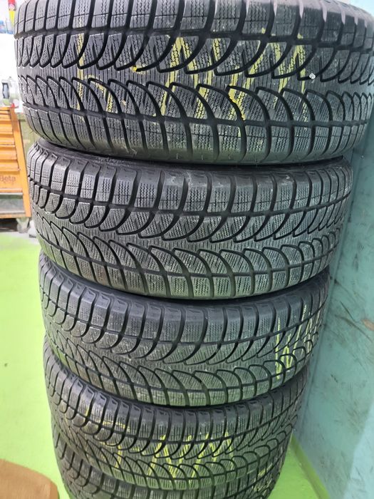 4 бр зимни 235/60/18 Bridgestone