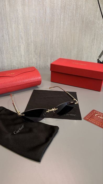 Clash de Cartier тип “cat-eye”