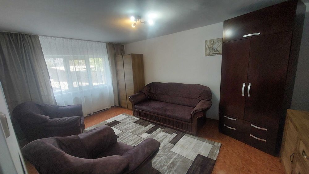 Inchiriez apartament 2 camere decomandat