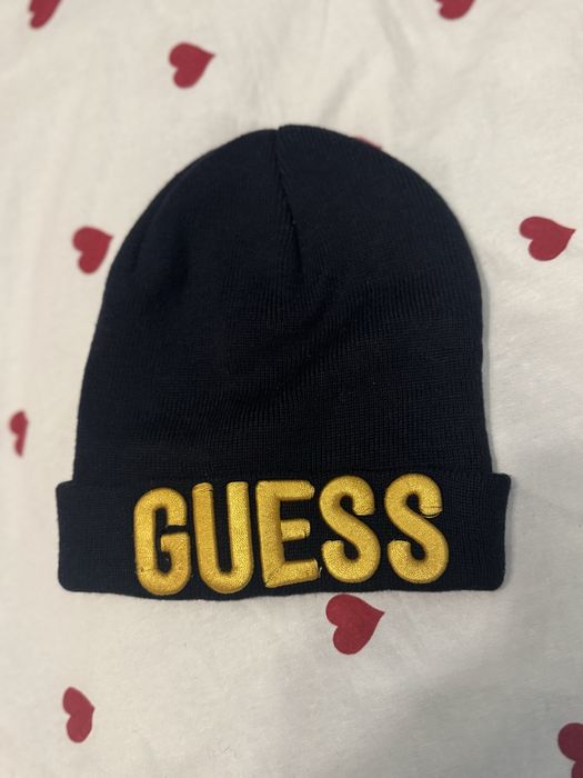 Guess - детска шапка 18-24 месеца
