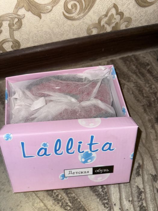 Туфли для девочки новые