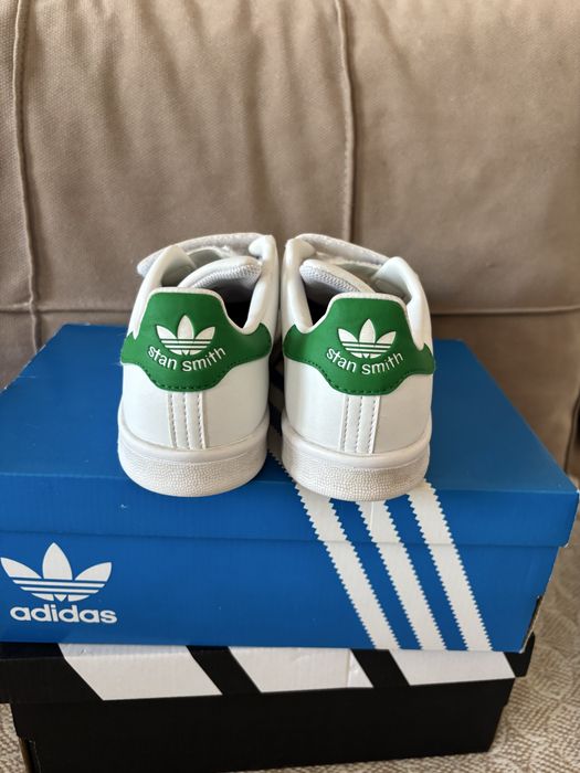 Кеды от Adidas мальчику и девочке