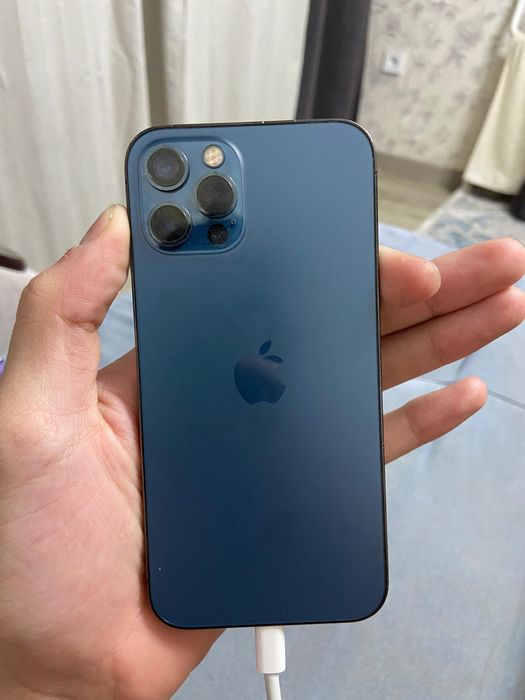 Продам айфон 12про срочно