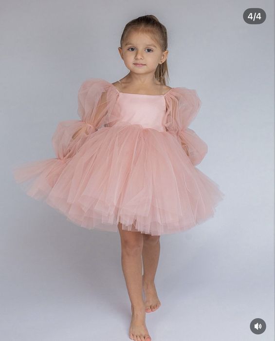 Прокат детских платьев.