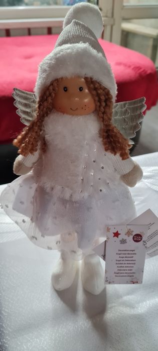 Дървена везна и плодове