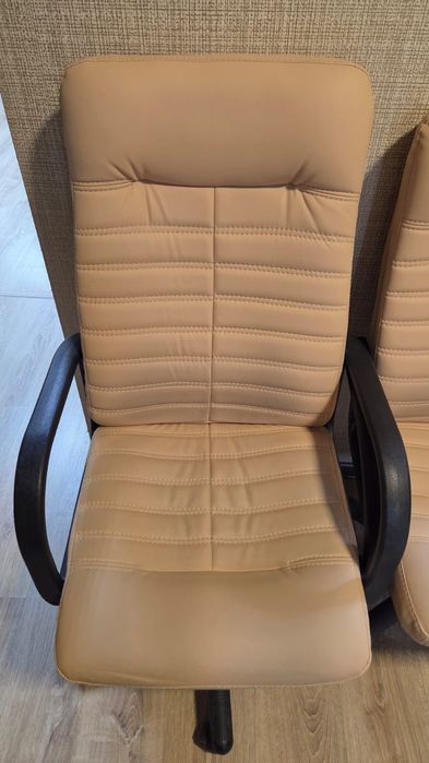 Офисные кресла, б/у