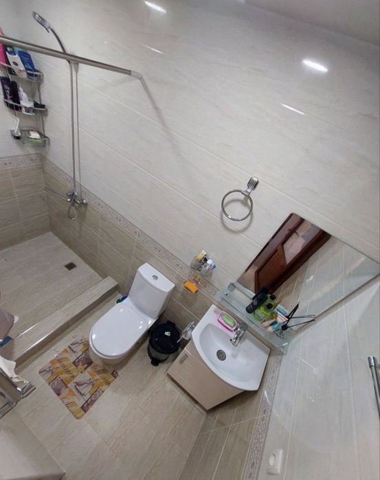 Карасу.6. Мевазор!!! 9 соток 7 ком.евро махалла!!!