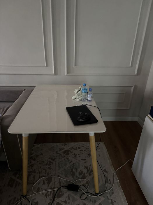 Продам стол и стулья