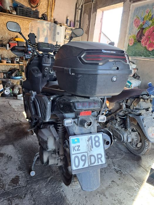 Продам скутер танк X7