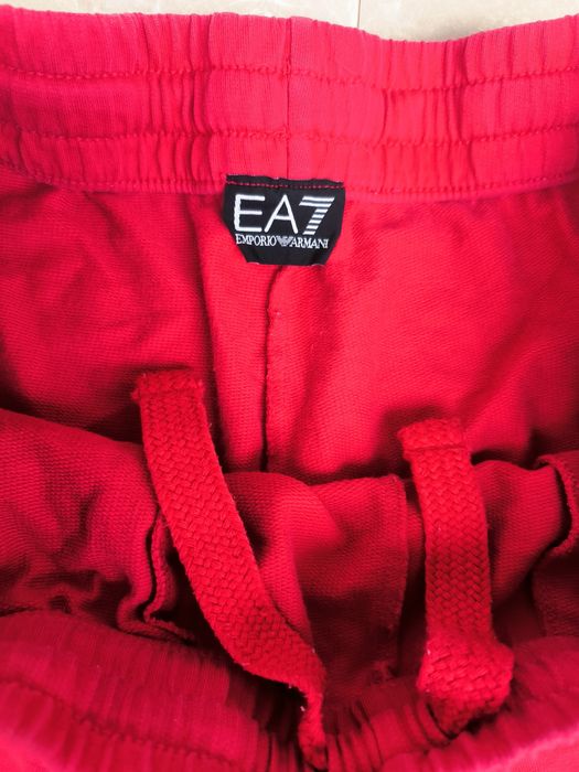 EA7 Emporio Armani къси панталони L