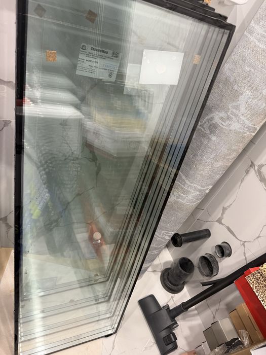Продам стекло 4шт