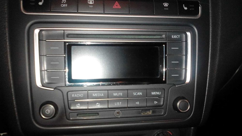 продам магнитафон на фольцваген поло