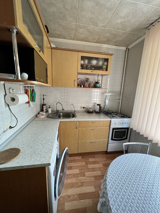 Продам кухню угловая