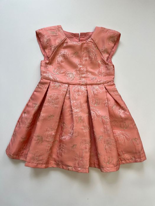 Продам платье на девочку 3-4 года