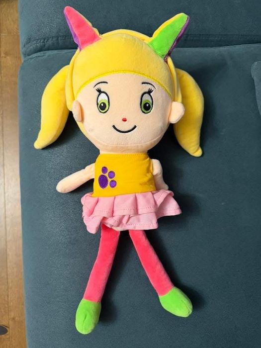 Fetia Zurli, impecabila. 50 lei