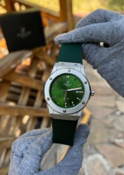 Продам стильные мужские часы