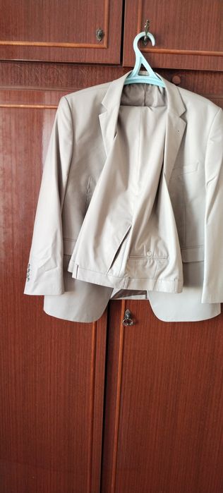 Продам мужской костюм