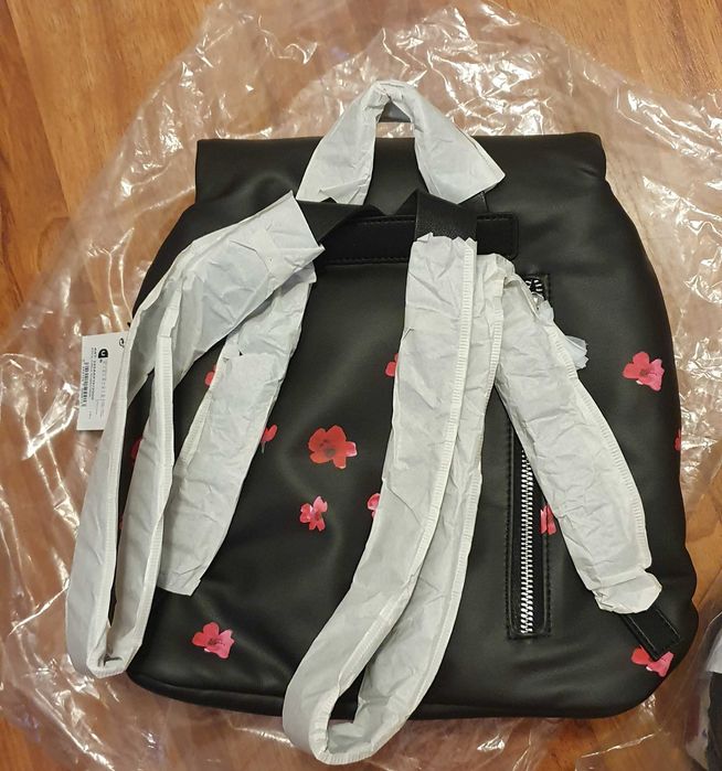 Vand rucsac Desigual nou, cu eticheta
