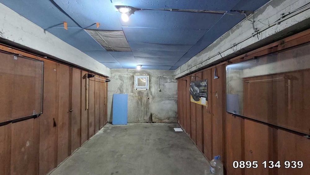Гараж 18 кв.м под наем на ъгъла на Цар Освободител с хан Аспарух