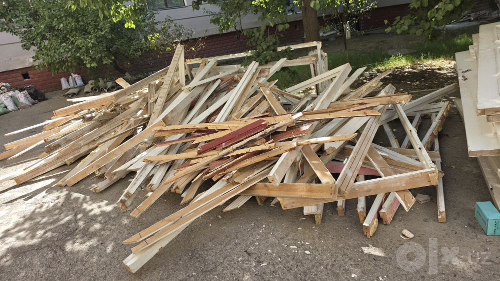 Продается двери, линолиумы и др.