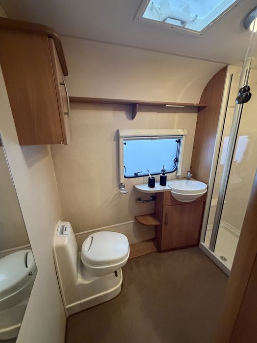 Каравана Swift Charisma-Френска спалня/Форселт/Солар/Платено мито