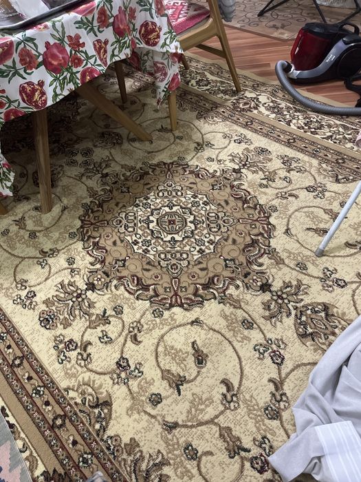 Продам ковер в отличном состоянии