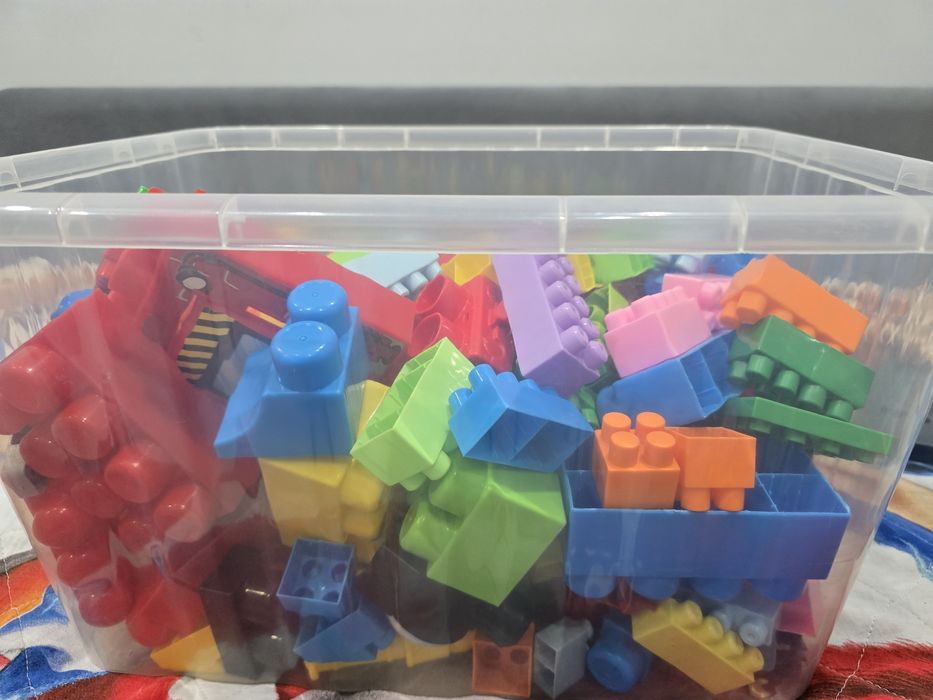 Продам  конструктор