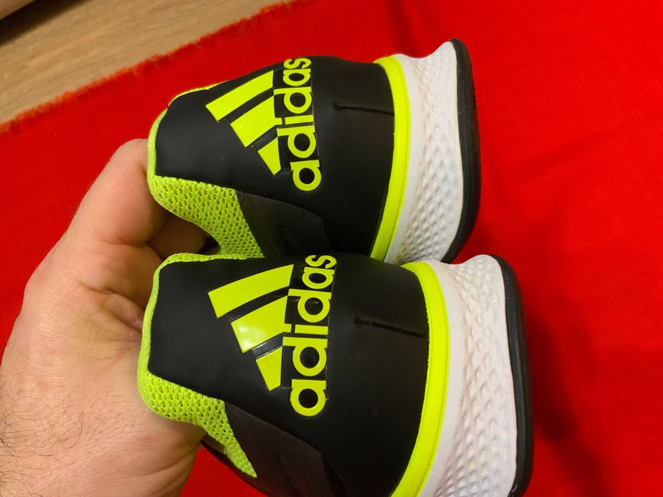 Adidas-оригинални маратонки 44 номер