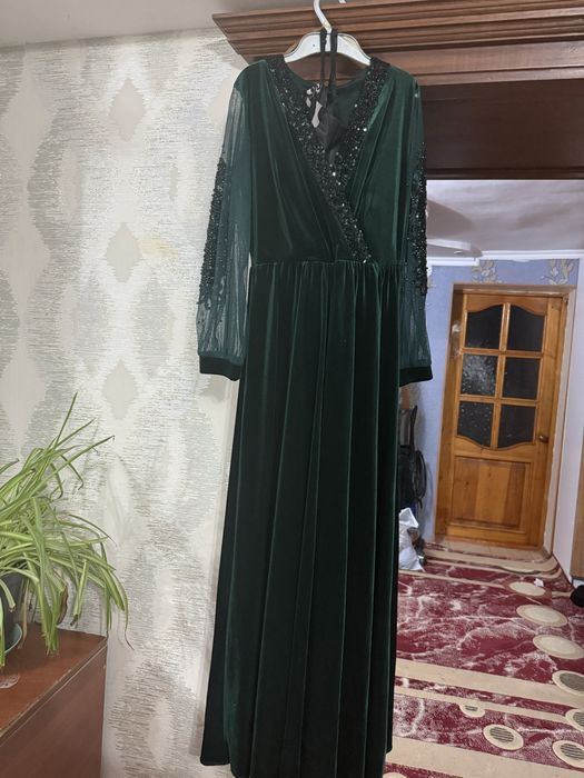 Платье почти новый