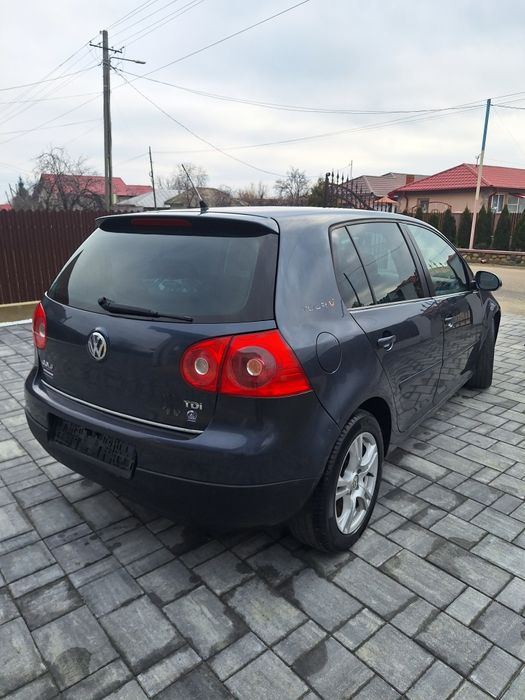 Vând vw Golf 5 2.0