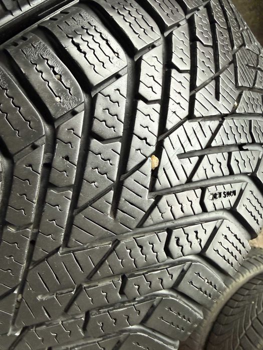 2x Anvelope iarna 205/60 R16 - Pirelli Winter Cinturato 2
