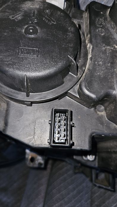 Фарове за Пежо 807