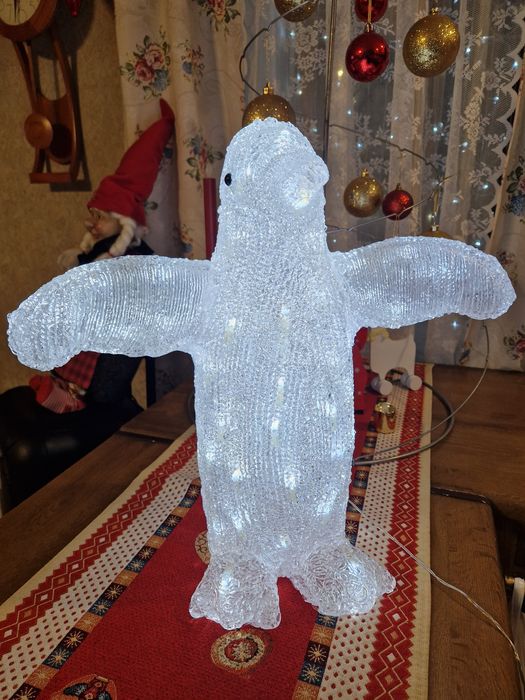 Светящаяся фигура пингвина