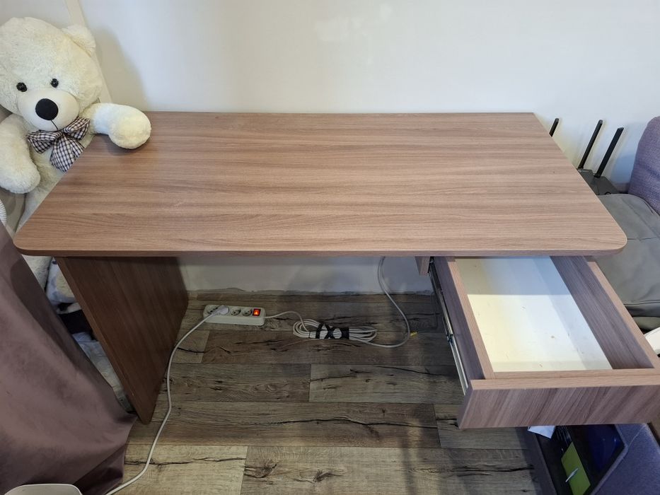 Продам стол в отличном состоянии