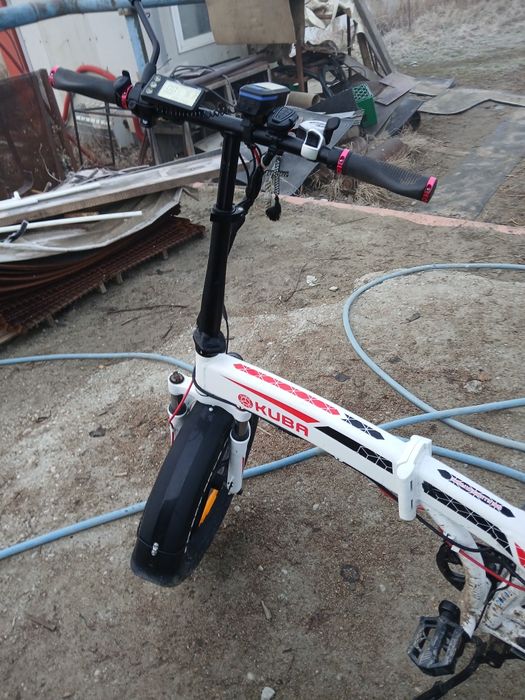 Vând bicicletă electrică în stare foarte bună Am acte la ea și factură