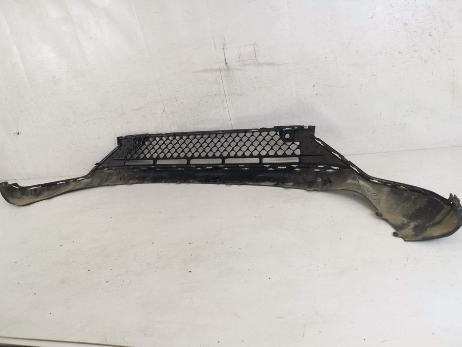 Централна решетка Долна предна броня Мерцедес-Бенц / Mercedes-Benz GLC