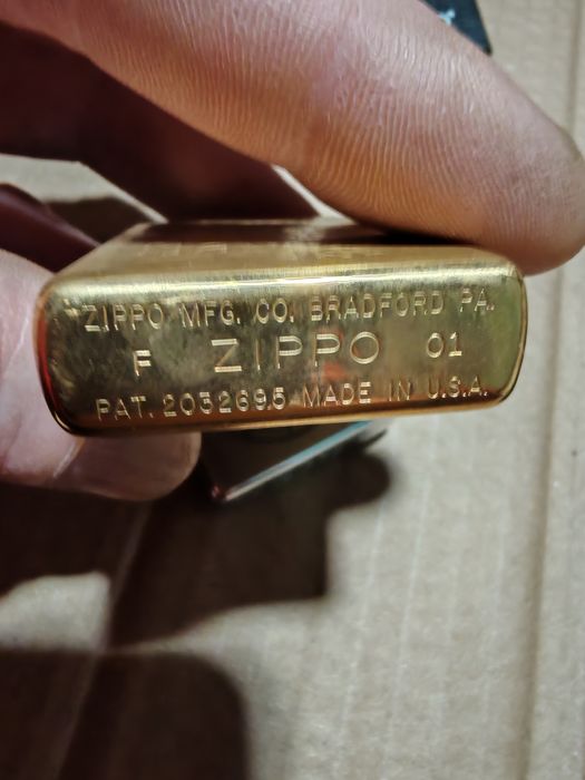 Продам зажигалку зипо