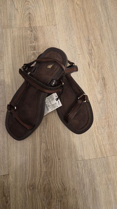 Дамски сандали и чехли Zara