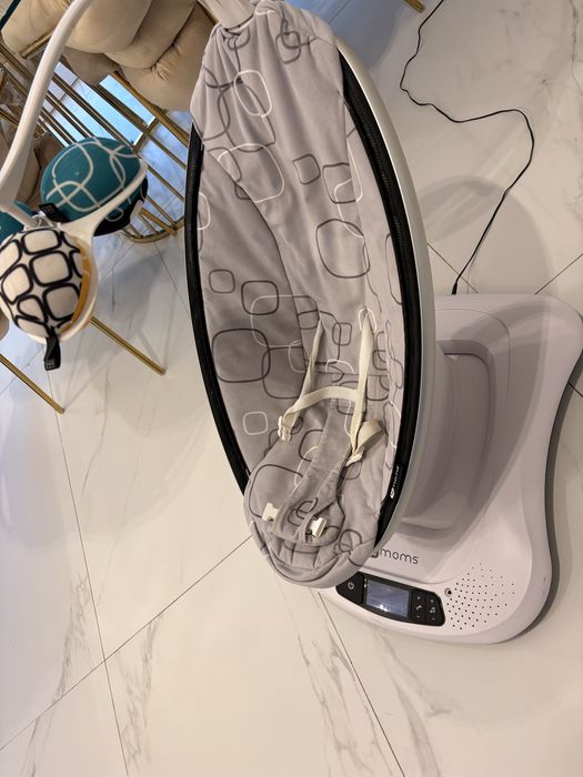 Leagan electric -balansoar bebelusi 4Moms